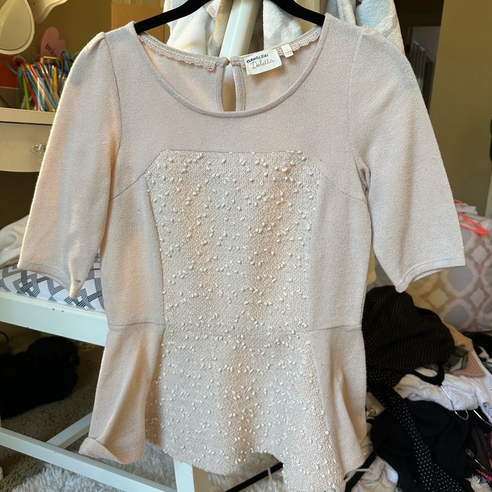 Beige top!